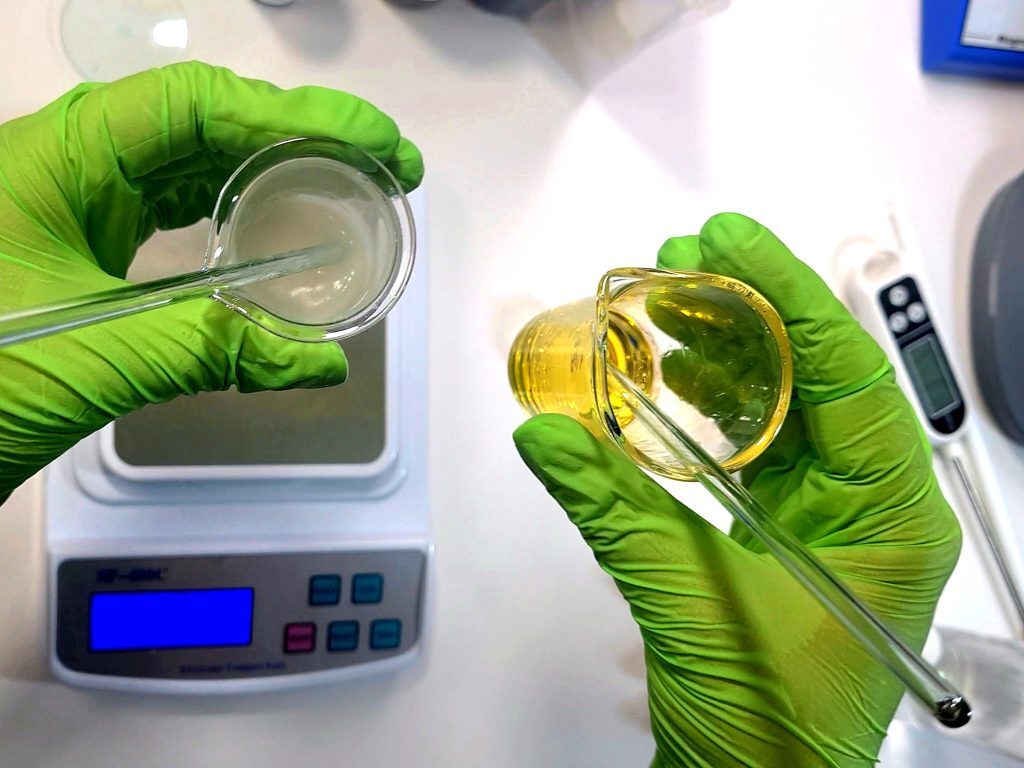 How to make a 2-in-1 antioxidant face & lips oleogel mask