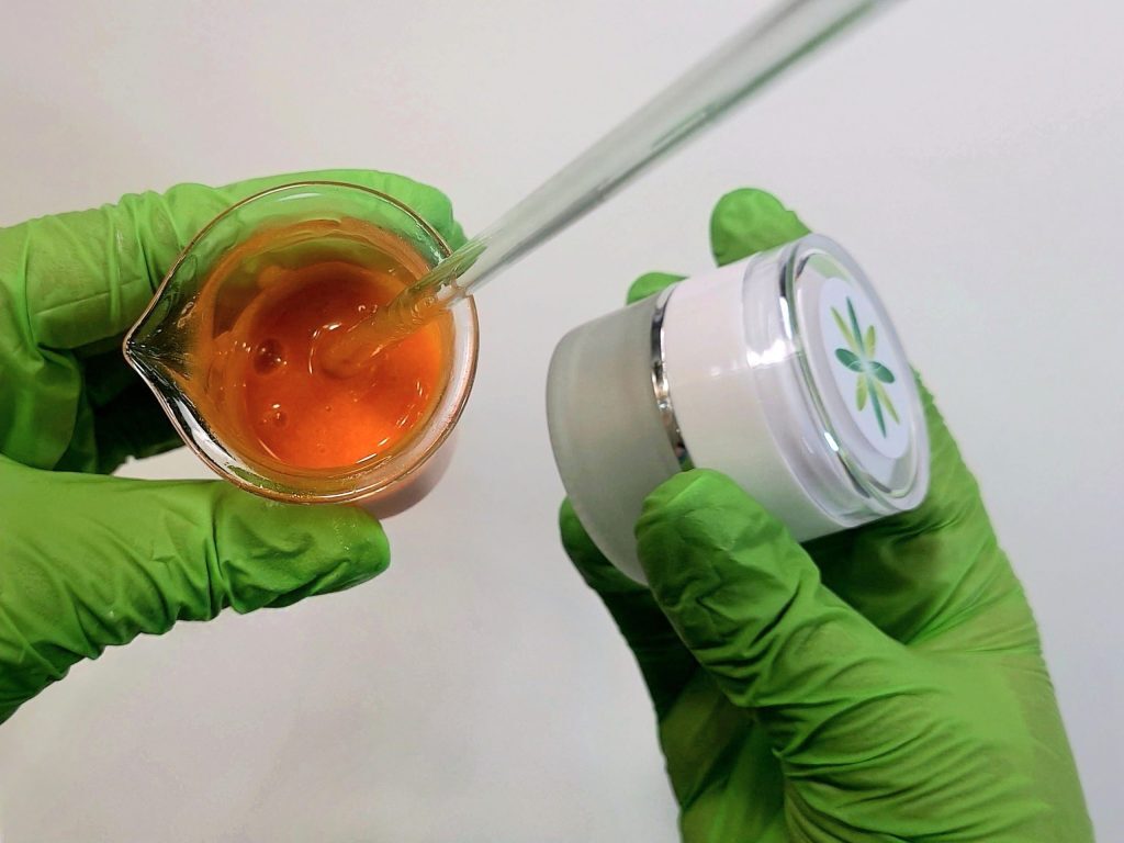 How to make a 2-in-1 antioxidant face & lips oleogel mask